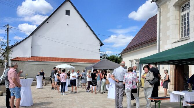 Kleinengstingen feierte die Bereicherung der Ortsmitte drei Tage lang.  FOTOS: BOEHM