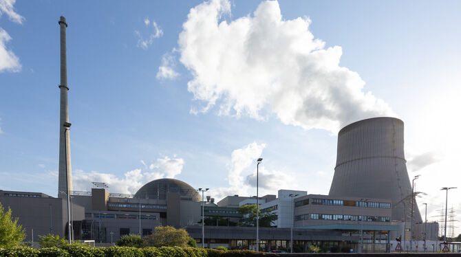 Die Bundesregierung streitet über eine mögliche Laufzeitverlängerung der noch verbliebenen Atomkraftwerke.  FOTO: GENTSCH/DPA