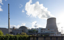 Die Bundesregierung streitet über eine mögliche Laufzeitverlängerung der noch verbliebenen Atomkraftwerke.  FOTO: GENTSCH/DPA