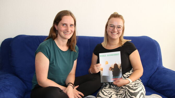 Katharina Huber (links) arbeitet seit 2013 als Streetworkerin in Metzingen. Das Duo komplettiert seit einigen Wochen Josephine K