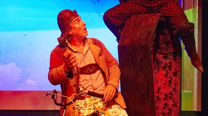 Im Theater Lindenhof zu sehen: »Der Brandner Kasper kehrt zurück«. FOTO: BECKER Im Theater Lindenhof zu sehen: »Der Brandner Kasper kehrt zurück«. FOTO: BECKER