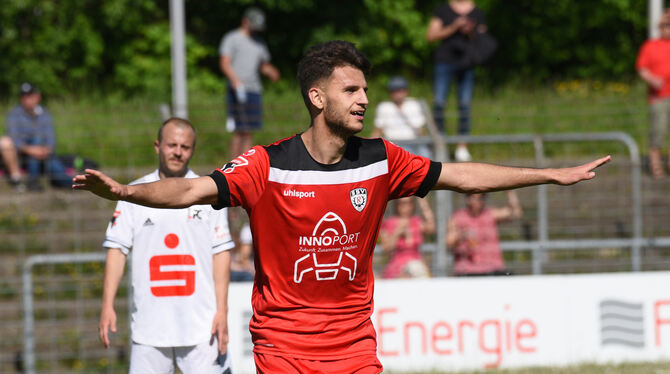 Brachte den SSV mit einem Doppelpacker auf die Siegerstraße: Angreifer Jovan Djermanovic .   FOTO: TBAUR/EIBNER