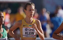 Die Tübingerin Hanna Klein hat sich in einem packenden 1 500-Meter-Rennen Platz fünf erkämpft.  FOTO: KAPPELER/DPA