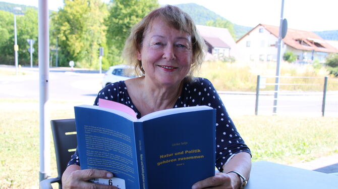Ulrike Seljes Sachbuch »Natur und Politik gehören zusammen« ist geeignet für den wenig Informierten ebenso wie den Wissenden, Ju
