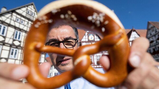 Özdemir besucht Bäcker Özdemir besucht Bäcker