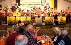 Die Föhrenberger Blasmusik sorgte zum Auftakt des Augstbergfests mit ihrer temperamentvollen Blasmusik für beste Stimmung im Fes