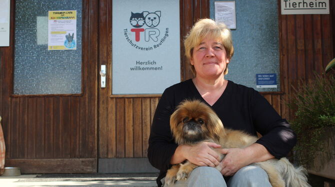Heidi Renner gibt Hunden im Tierheim Reutlingen ein Zuhause.