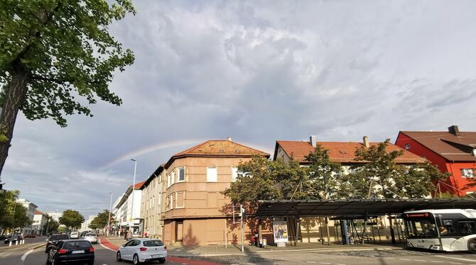 Die desolaten GWG-Häuser an der Ecke Eberhardstraße/Haltestelle Stadtmitte sind der Reutlinger SPD ein Dorn im Auge.