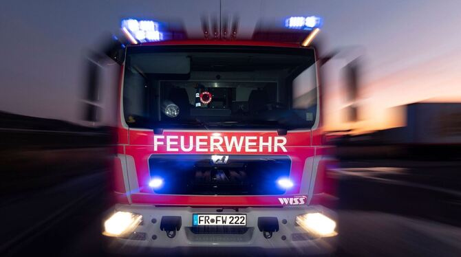 Feuerwehrfahrzeug im Einsatz