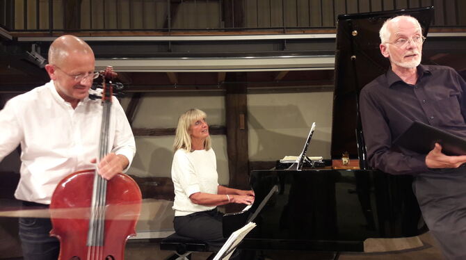 Zwei Mal mussten die geplanten Neujahrskonzerte mit Susanne Götz (Klavier), Christian Adamsky (Cello) und Rudolf Guckelsberger (