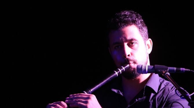 Zhivko Vasilev an der türkischen Flöte Kaval beim Auftritt im Pappelgarten.  FOTO: SPIESS