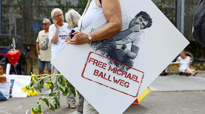 Protest für die Freilassung von Michael Ballweg, der in Stammheim in U-Haft sitzt.  FOTO: LICHTGUT/GEA