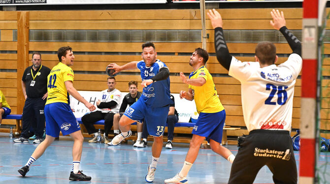 Sascha Hejny brachte es auf drei Treffer. Insgesamt aber versiebte der TV Neuhausen zu viele Chancen. FOTO: PIETH Sascha Hejny brachte es auf drei Treffer. Insgesamt aber versiebte der TV Neuhausen zu viele Chancen. FOTO: PIETH