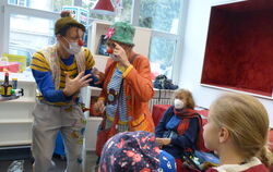 Klinik-Clowns zeigten, dass Lachen die beste Medizin ist, nicht nur in der Klinik, sondern auch in derTübinger Stadtbücherei.  F