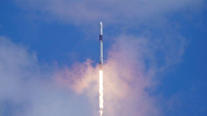 »Crew Dragon« zur ISS gestartet