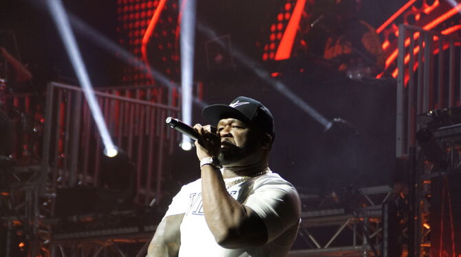 50 Cent bei seinem Auftritt in der Schleyerhalle.  FOTOS: ZIMMERMANN