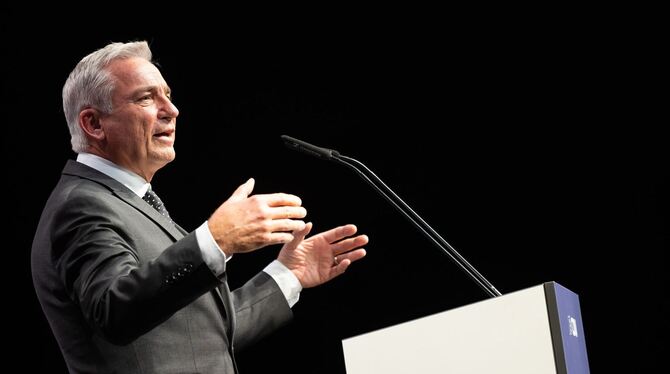 Thomas Strobl Thomas Strobl