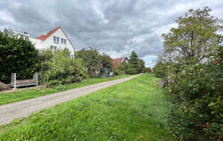 Die alte Bahntrasse bleibt als mögliche Strecke für die Regionalstadtbahn im Rennen.  FOTO: PIETH