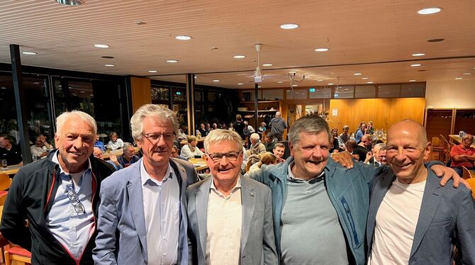 Der Ehrenvorsitzende Gert Seeger (von links) mit den Geehrten Hans-Peter Lange, Sven Schauenburg und Roland Pauckner sowie Hans-