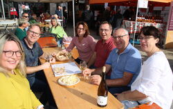 Dettinger Rahmkuchen, dazu ein Wein aus Metzingen und für viele Besucher war der Sonntag perfekt.