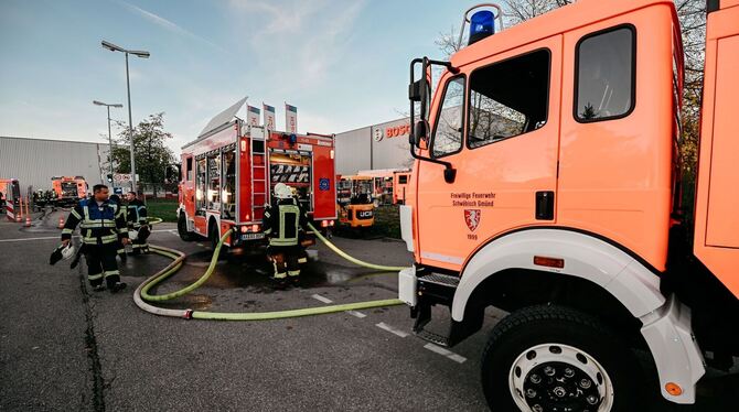 Säure-Austritt: Großeinsatz der Feuerwehr