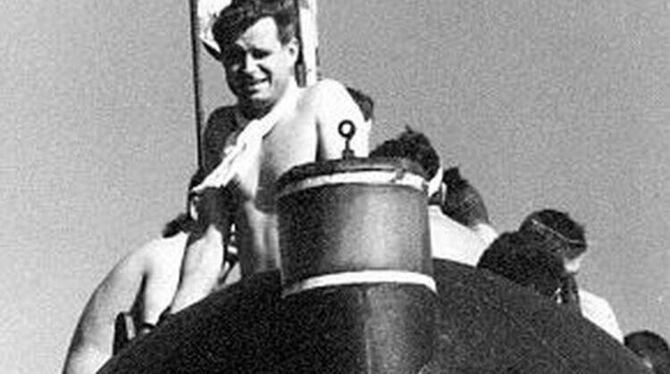 Archipow auf dem Turm des U-Bootes.