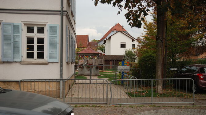 Die Schlossstraße soll auf Höhe des Kindergartens auf vier Meter verengt werden, damit Kinder und Eltern besser rüberkommen.