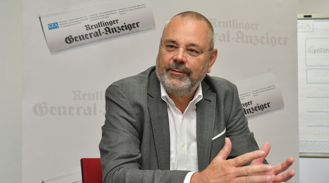 Ottmar Wernicke, Geschäftsführer von Haus & Grund Württemberg, zu Besuch beim GEA. FOTO: MEYER