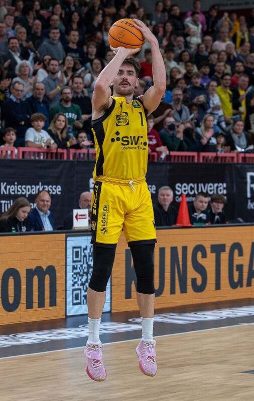 Nach Feueralarm 8881Sieg der Tigers Tübingen in Düsseldorf Tigers