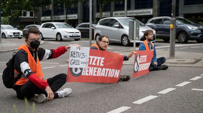 Prozess gegen Klimaaktivisten nach Straßenblockade