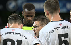 Schwört seine Mannschaft auf einen erfolgreichen Vorrunden-Abschluss ein: SSV-Trainer Albert Lennerth. FOTO: BAUR