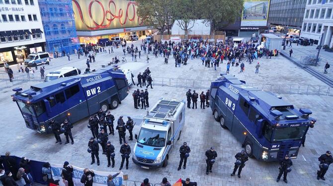 AfD-Kundgebung und Gegendemos in Stuttgart
