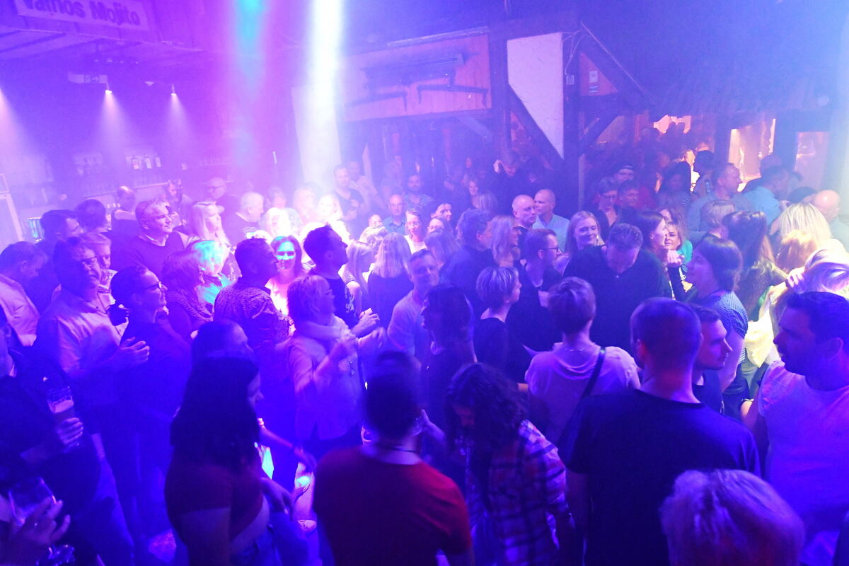 Kleine Tanzfläche FOTO MEYER4207