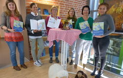 Johanna Henninger (links), Veronika Kraiser, Karin Greiner-Degenhardt, Anna-Naemi Krauss, Natascha Wenger und Capree Clark stell