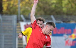Der Mann für alle Fälle in der Defensiv-Abteilung des SSV Reutlingen: Denis Lübke (rotes Trikot) dürfte heute gegen Bissingen in