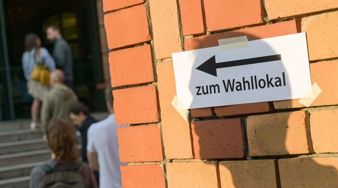 »Zum Wahllokal«