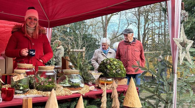Jessica Rommel kam aus Dußlingen auf den Kunsthandwerkermarkt nach Bad Sebastiansweiler. Ihre Terracotta-Schalen waren schnell v