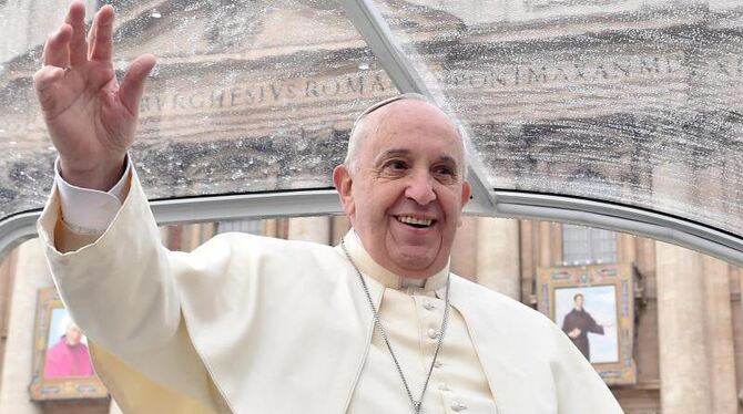 Papst Franziskus hat mit einer Bemerkung über Sexualität mal wieder die Lacher auf seiner Seite. Foto: EPA/L'Osservatore Roma
