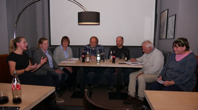 Der Vorstand von Bad Urach aktiv bei der Mitgliederversammlung im »Bräustüble«. Im Bild (von links) Anja Bischoff, Susanne Enssl