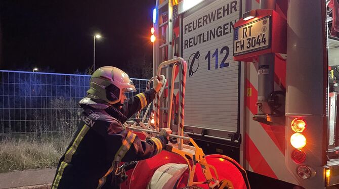 Julia Weiße von der Freiwilligen Feuerwehr Stadtmitte in Aktion.  FOTO: WEIßE