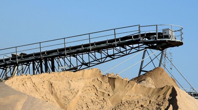 Kies-und Sandförderung