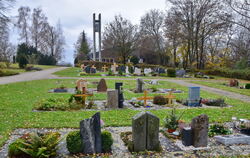 In den vergangenen fünf Jahren mussten mehr Menschen auf dem Ofterdinger Friedhof beerdigt werden, als erwartet. FOTO: MEYER