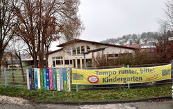Der Kindergarten Kleinengstingen soll erweitert werden.  FOTO: WURSTER