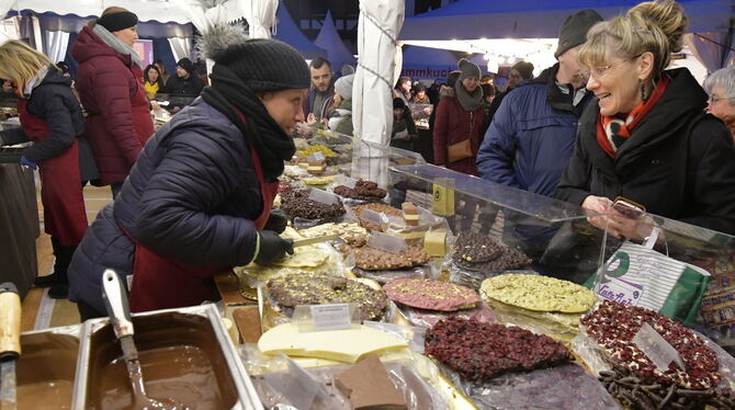 Besucherandrang wie in Vor-Coronazeiten: Der Tübinger Schokoladenmarkt war ein voller Erfolg. FOTO: MEYER