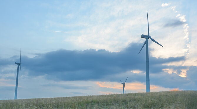 1,8 Prozent der Landesfläche soll künftig Windkraftanlagen vorbehalten sein. Hier drehen sich die Windräder auf dem 820 Meter ho