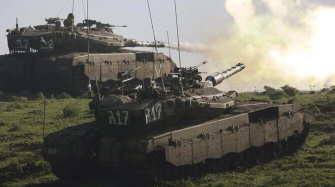 Israelischer Panzer in den Golanhöhen. Israel hat seine Streitkräfte in erhöhte Alarmbereitschaft versetzt. Foto: Jim Holland