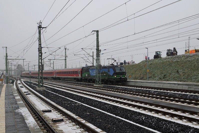 12_22_Einfahrt_Zug_01