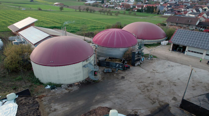 Biogasanlagen versorgen Ehestetten mit Wärme.  FOTO: KREISARCHIV/CINECOPTER