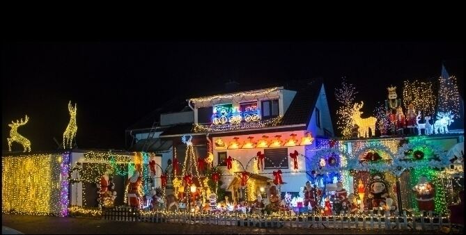 24 Weihnachtshaus Lichtenstein