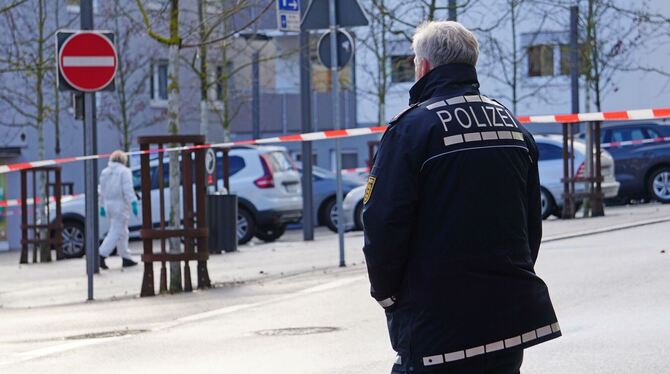 Mann wird durch Schüsse schwer verletzt